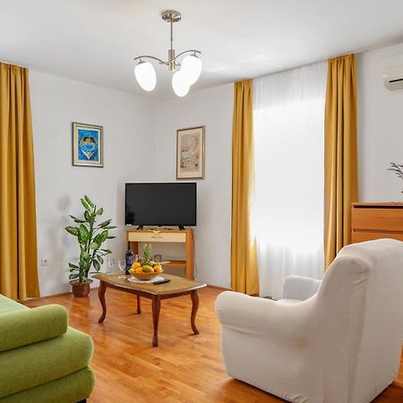 Golden Cape Apartments Bol Exterior foto